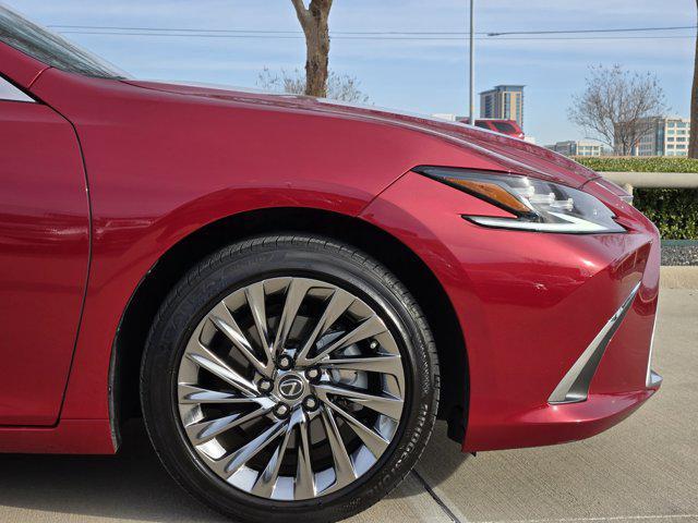 used 2025 Lexus ES 300h car, priced at $45,900