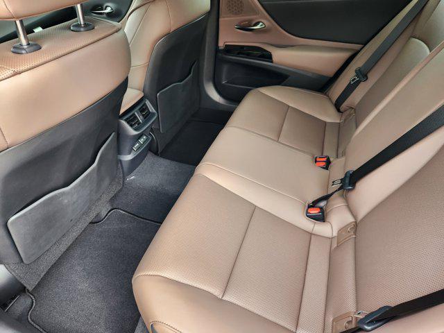 new 2025 Lexus ES 350 car, priced at $49,700