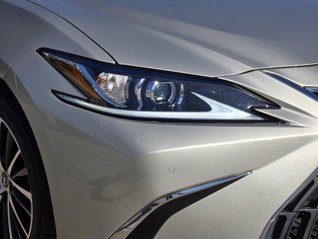 used 2025 Lexus ES 350 car, priced at $43,400