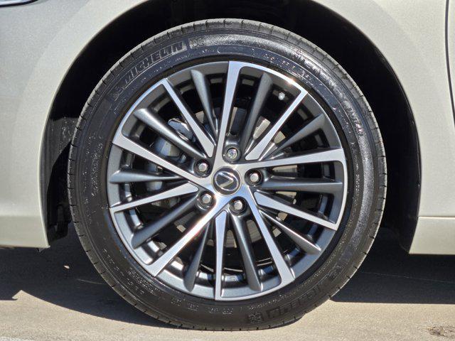 used 2025 Lexus ES 350 car, priced at $43,400