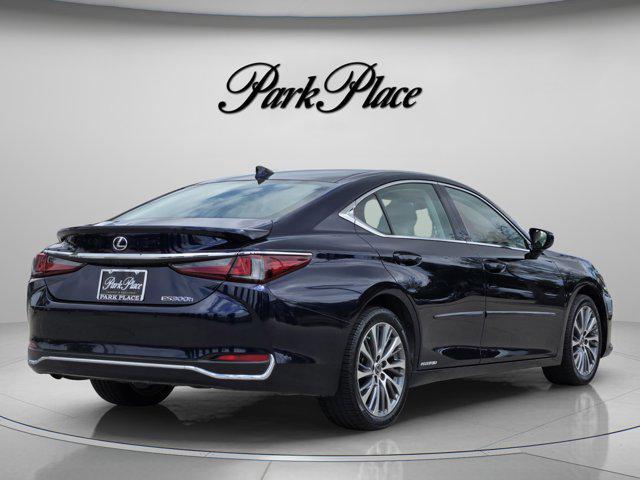 used 2019 Lexus ES 300h car, priced at $27,900