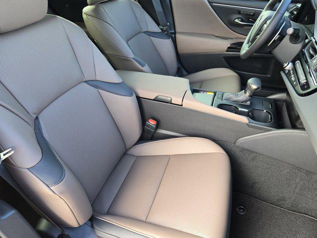 new 2025 Lexus ES 350 car, priced at $49,025