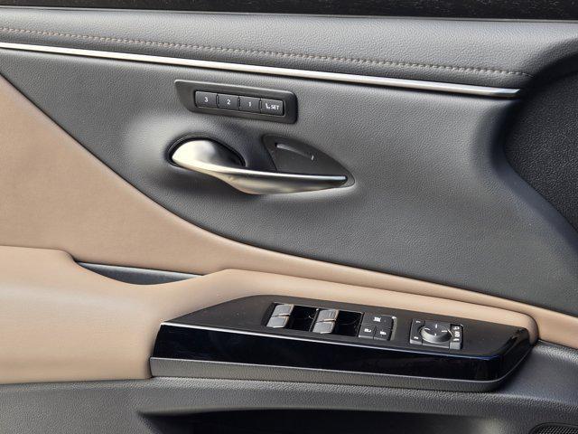 new 2025 Lexus ES 350 car, priced at $49,025