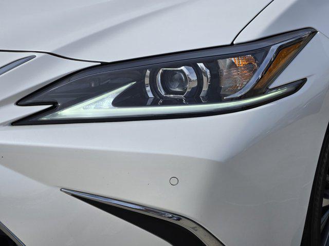 used 2025 Lexus ES 300h car, priced at $46,900