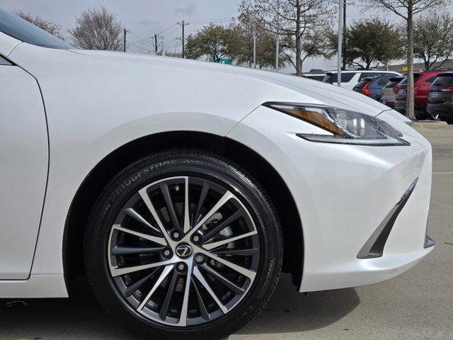 used 2025 Lexus ES 300h car, priced at $46,900