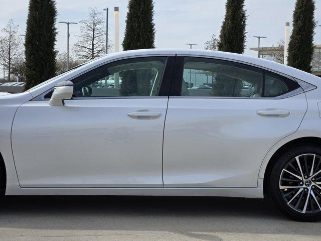 used 2025 Lexus ES 300h car, priced at $46,900