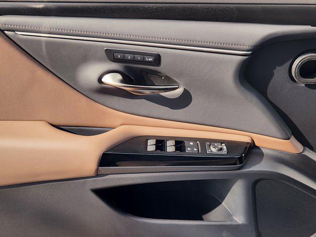 new 2025 Lexus ES 350 car, priced at $50,115