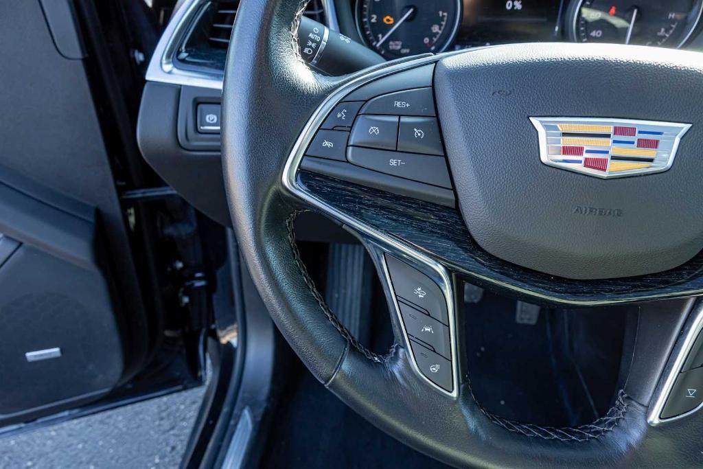 used 2023 Cadillac XT5 car, priced at $31,851