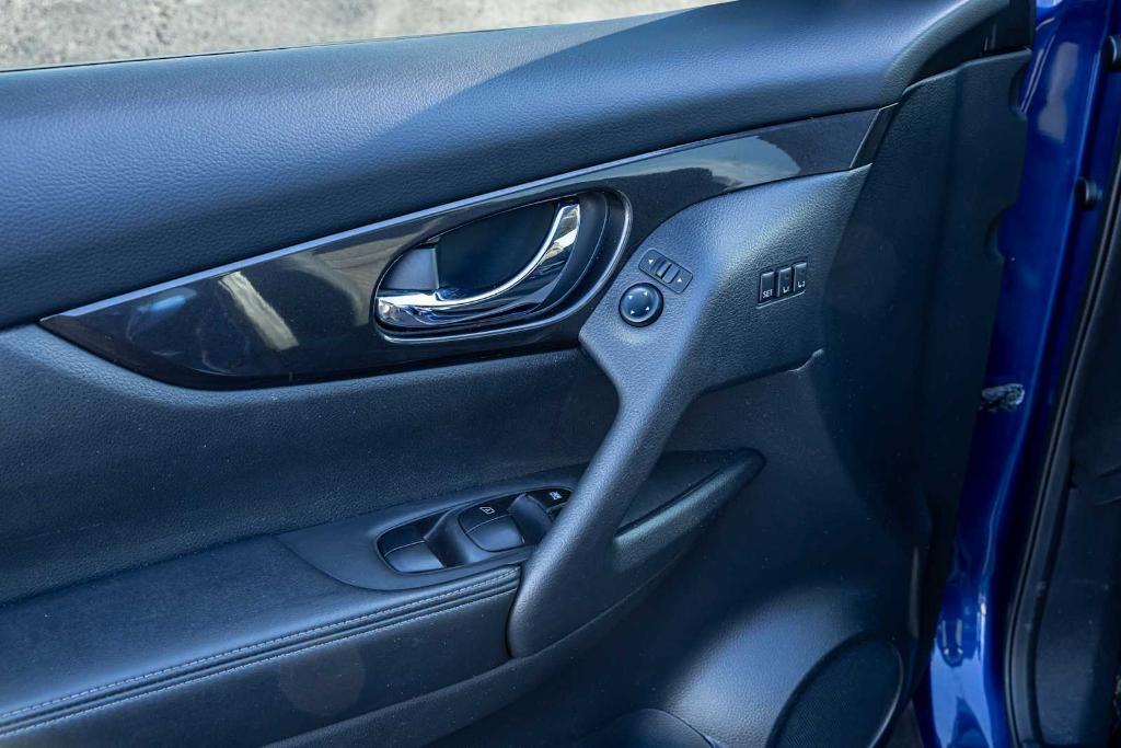 used 2018 Nissan Rogue car, priced at $13,992