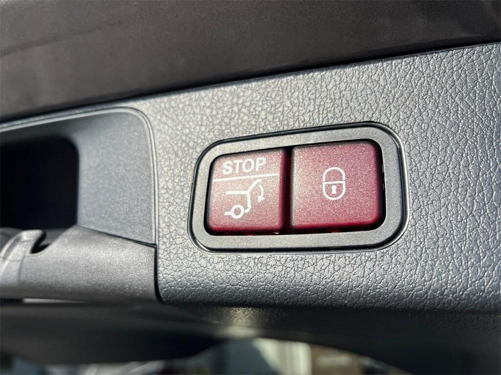 used 2025 Mercedes-Benz GLB 250 car, priced at $44,698