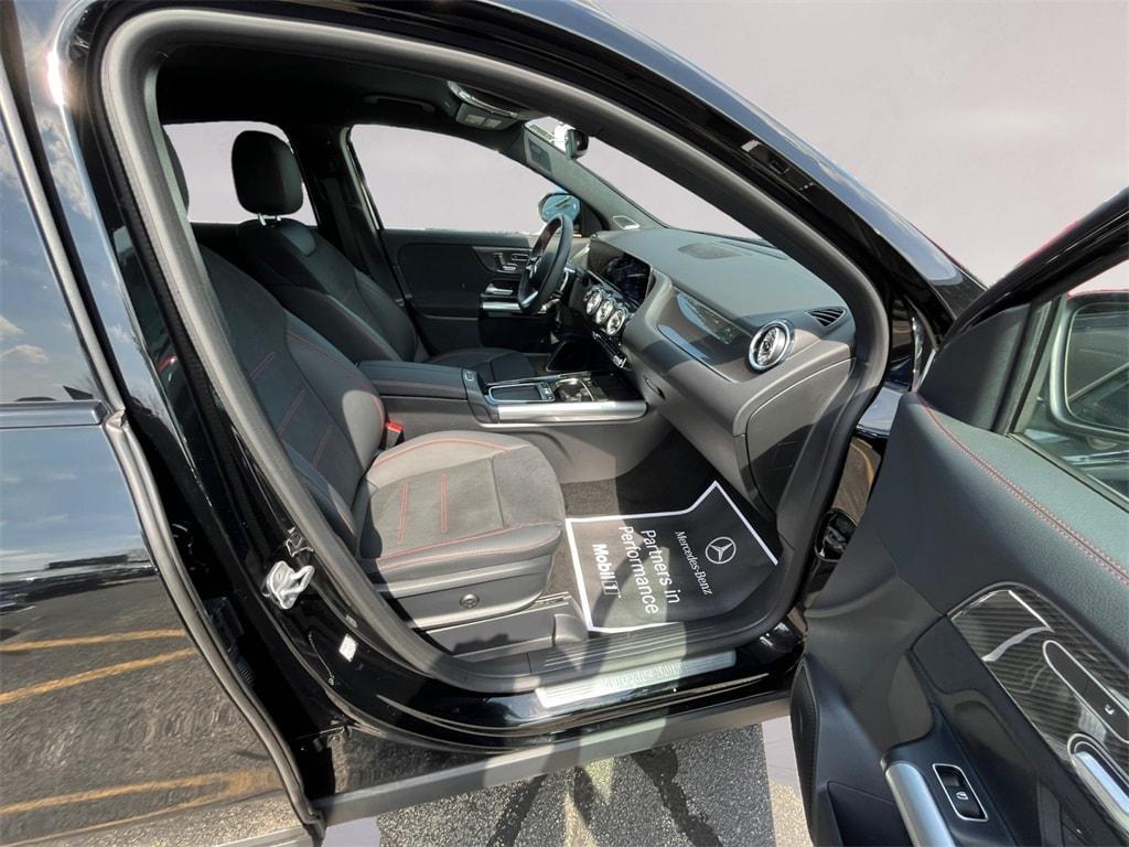 used 2025 Mercedes-Benz GLA 250 car, priced at $40,998