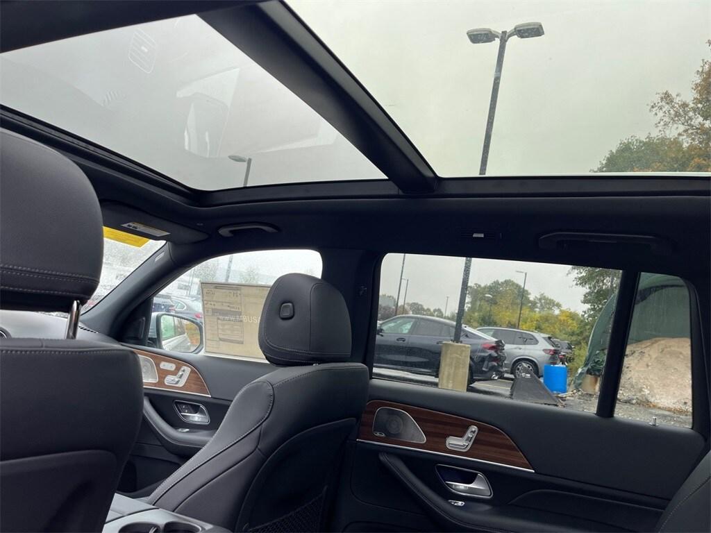 new 2025 Mercedes-Benz GLS 450 car, priced at $95,365