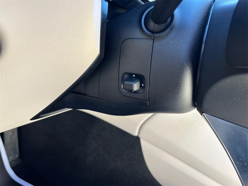 used 2025 Mercedes-Benz GLC 300 car, priced at $51,698