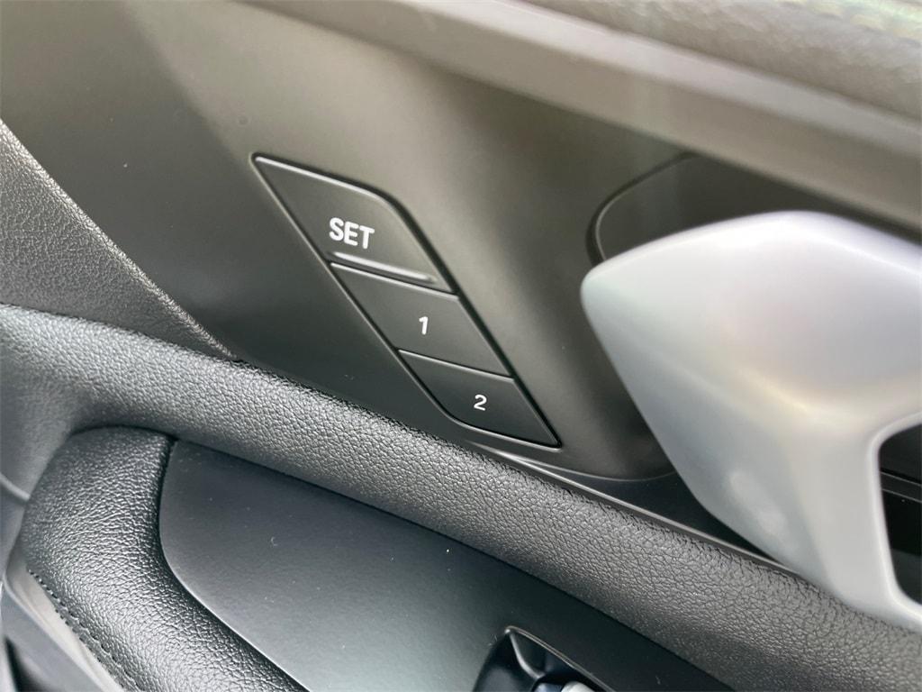 used 2022 BMW X7 car, priced at $44,998