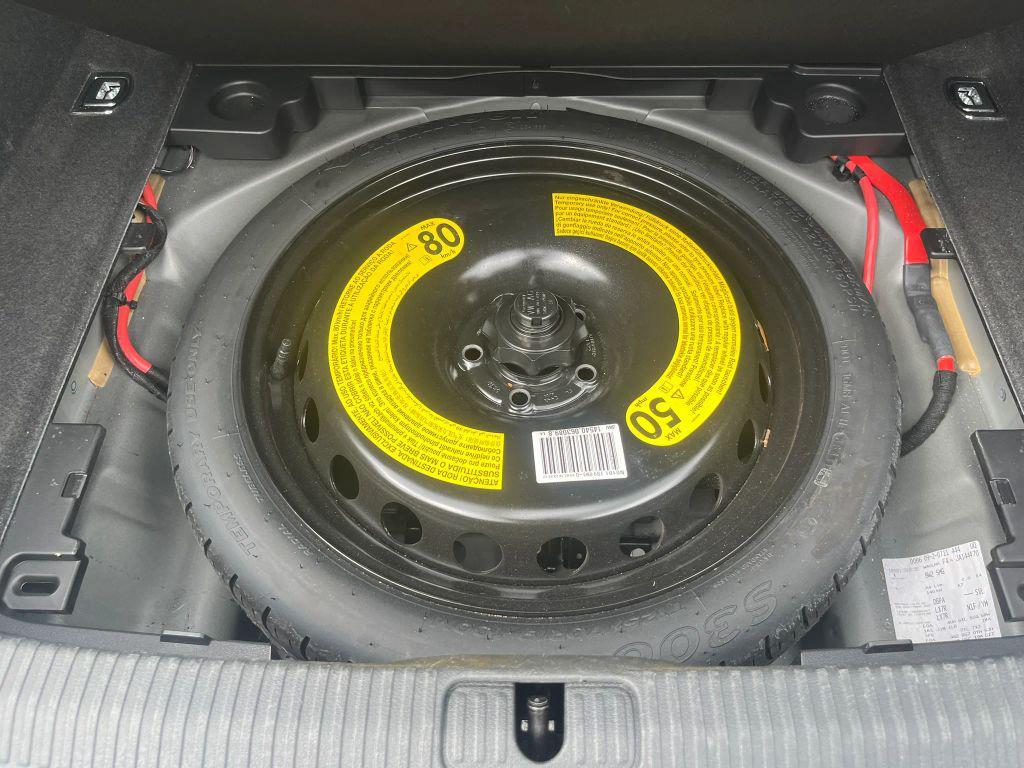 Audi A4 view 28