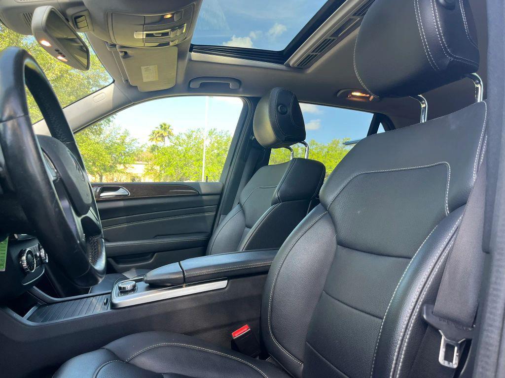 used 2013 Mercedes-Benz M-Class car, priced at $9,999