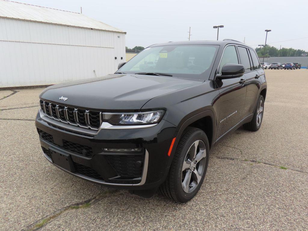 new 2026 Jeep Grand Cherokee car, priced at $53,473