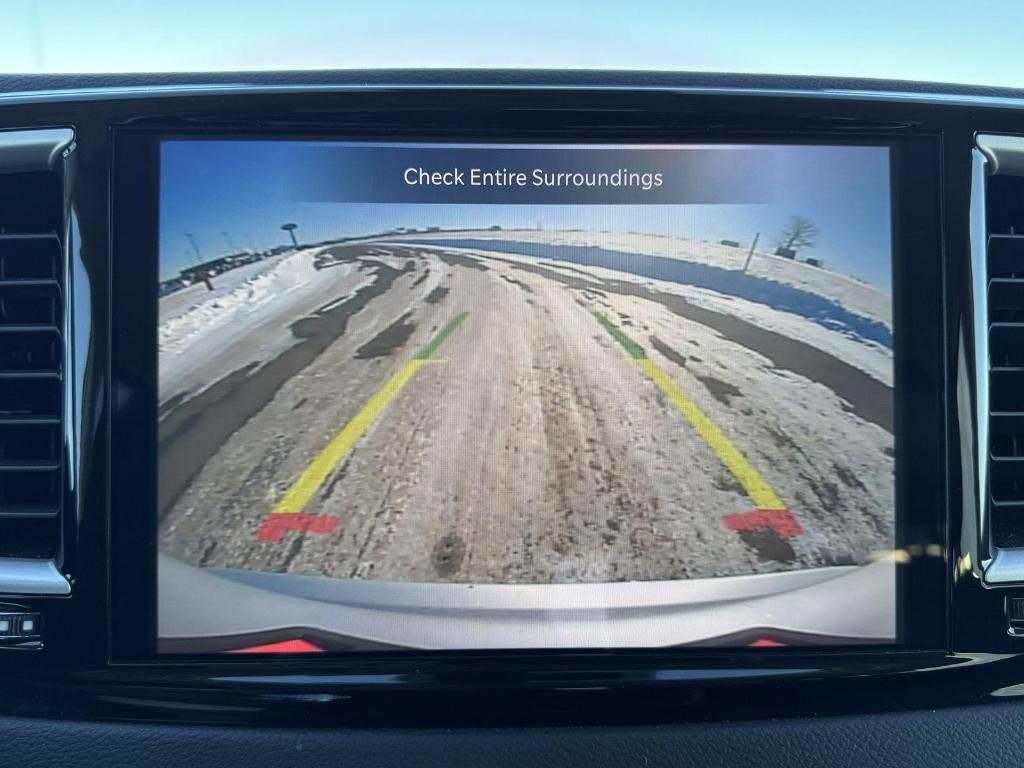 used 2024 Chrysler Pacifica car, priced at $30,998