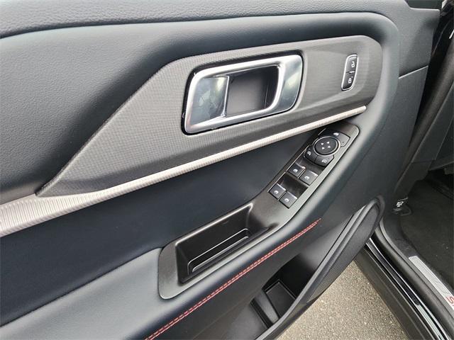 used 2025 Ford Explorer car, priced at $39,999