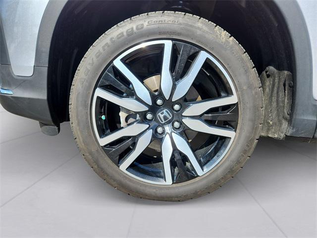 used 2022 Honda Pilot car, priced at $26,999