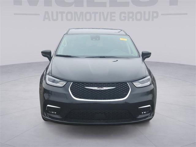 used 2024 Chrysler Pacifica car, priced at $27,999