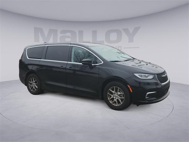 used 2024 Chrysler Pacifica car, priced at $27,999