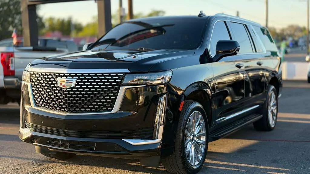 used 2023 Cadillac Escalade ESV car, priced at $59,998