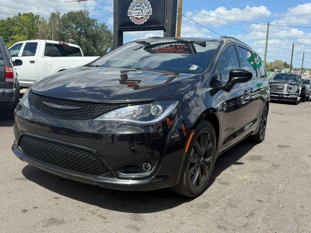 used 2018 Chrysler Pacifica car, priced at $15,998