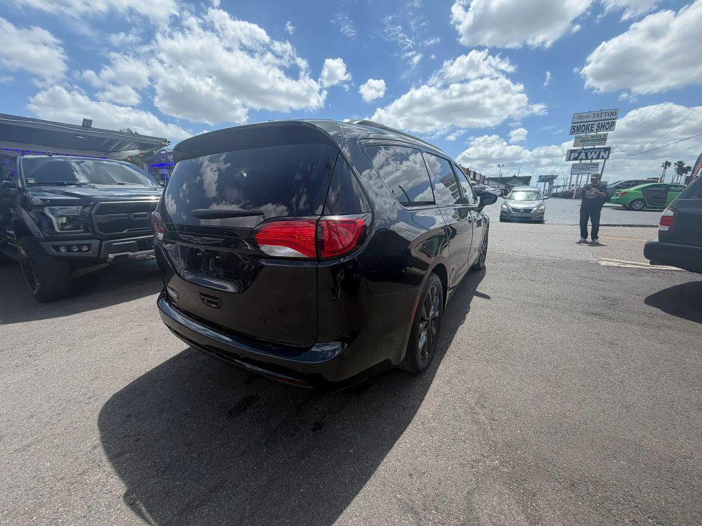 used 2018 Chrysler Pacifica car, priced at $15,998