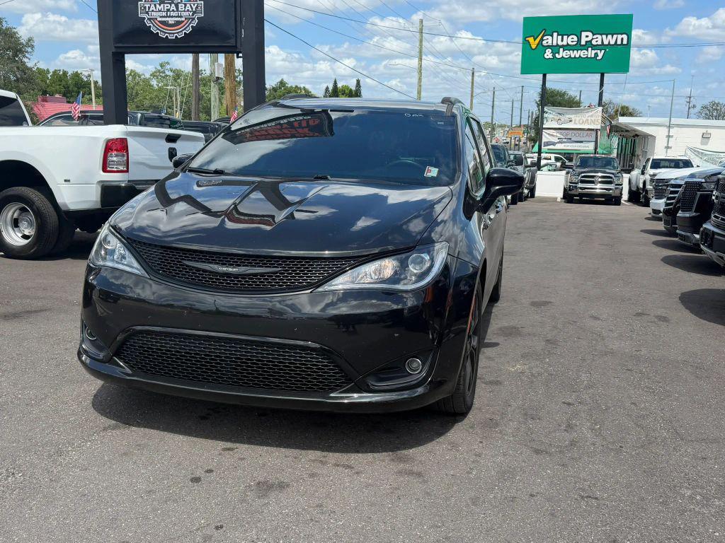 used 2018 Chrysler Pacifica car, priced at $15,998