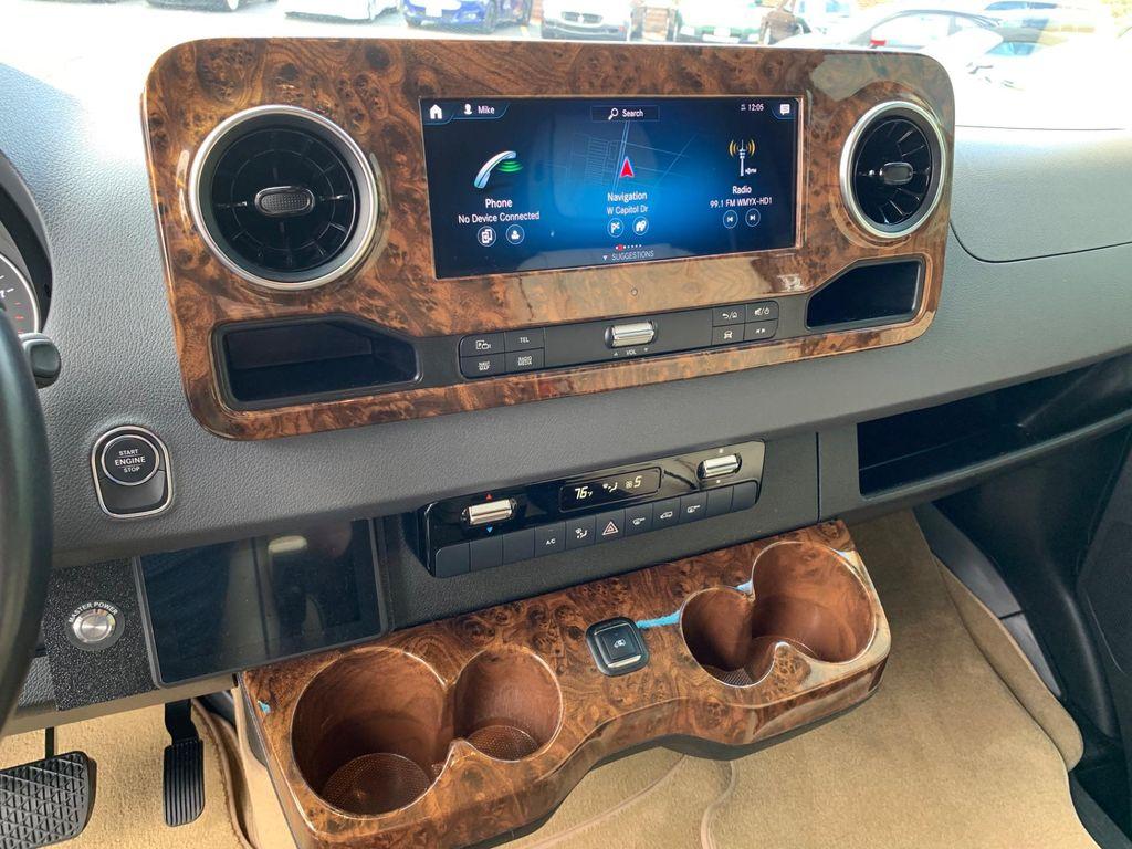 Mercedes-Benz Sprinter view 21