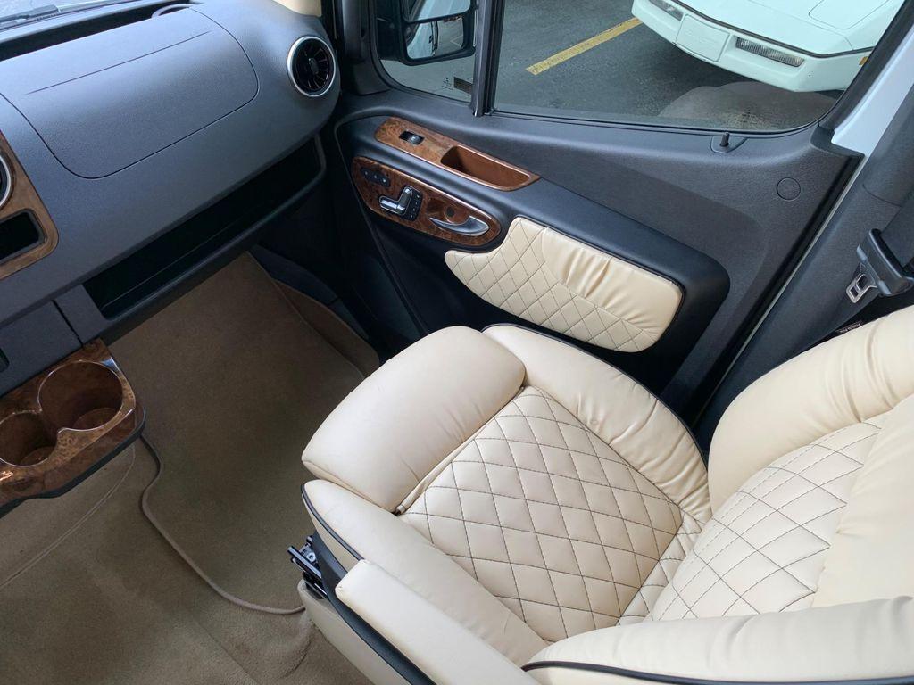 Mercedes-Benz Sprinter view 24