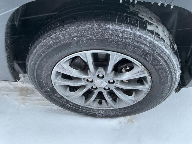 used 2020 Jeep Cherokee car, priced at $21,347