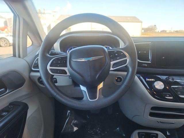 used 2017 Chrysler Pacifica Hybrid car, priced at $15,589