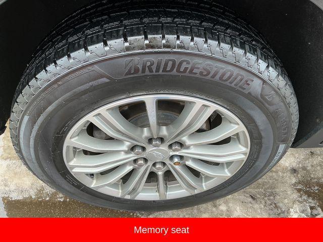 used 2018 Cadillac XT5 car, priced at $16,204