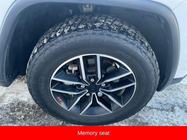 used 2020 Jeep Grand Cherokee car, priced at $23,499