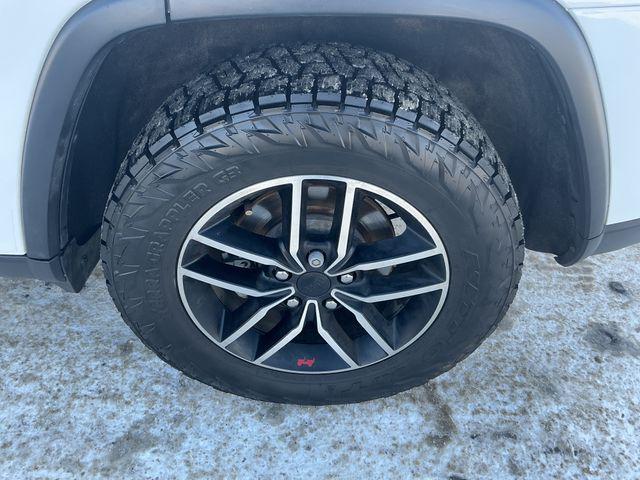 used 2020 Jeep Grand Cherokee car, priced at $23,347