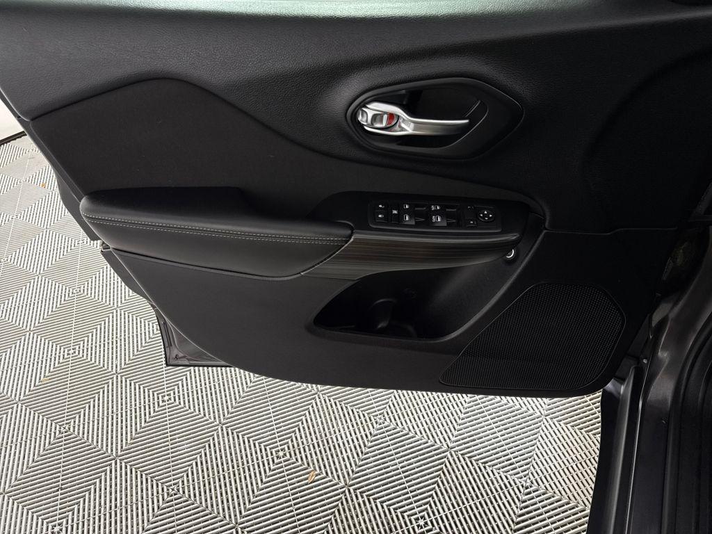 used 2017 Jeep Cherokee car, priced at $10,115