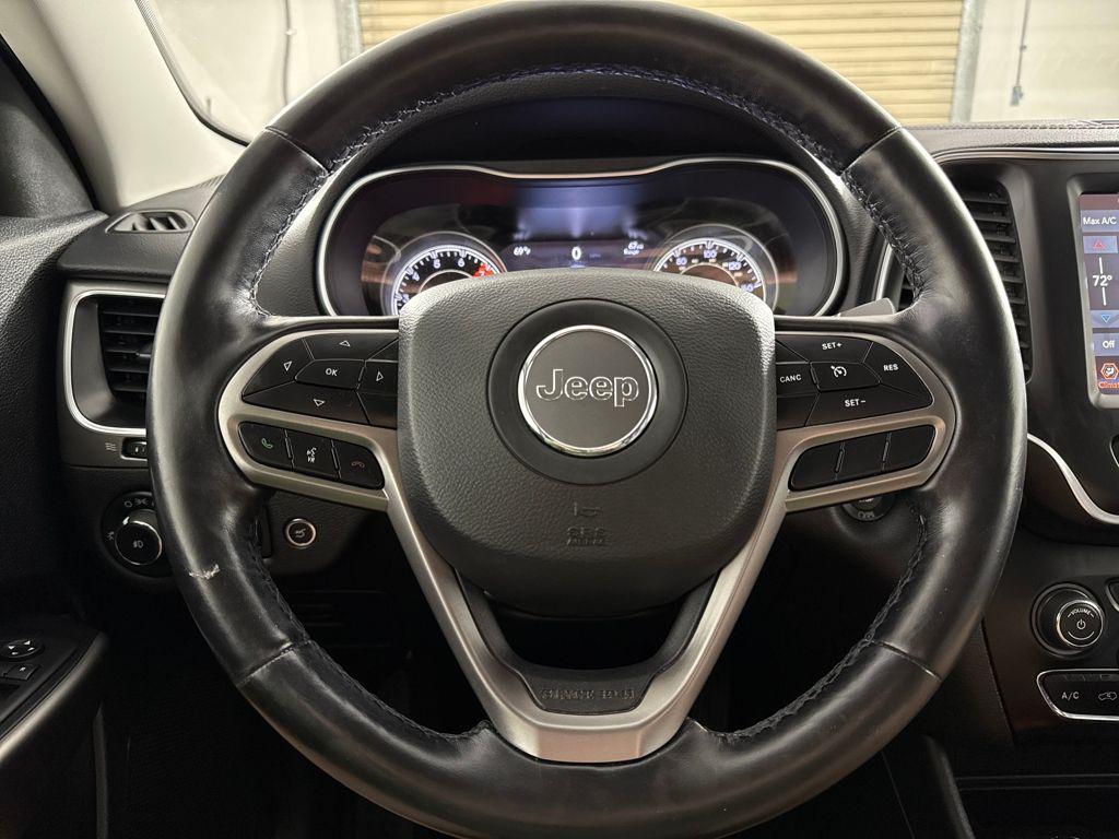 used 2021 Jeep Cherokee car, priced at $15,599