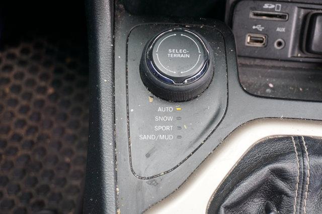 used 2015 Jeep Cherokee car, priced at $12,470