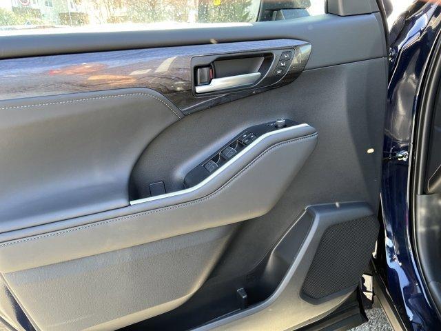new 2026 Toyota Highlander Hybrid car, priced at $56,858