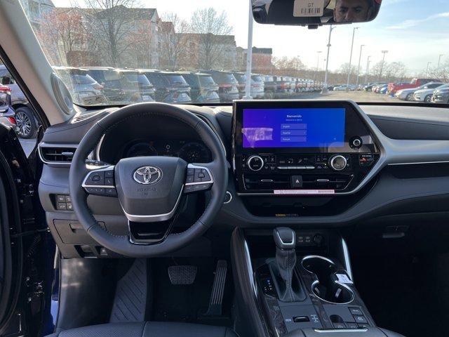 new 2026 Toyota Highlander Hybrid car, priced at $56,858
