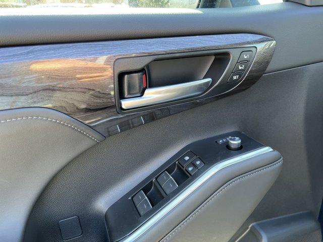 new 2026 Toyota Highlander Hybrid car, priced at $56,858