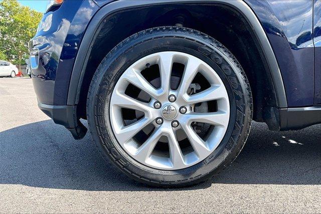 used 2017 Jeep Grand Cherokee car, priced at $13,927