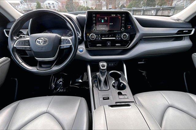 used 2022 Toyota Highlander Hybrid car, priced at $34,995