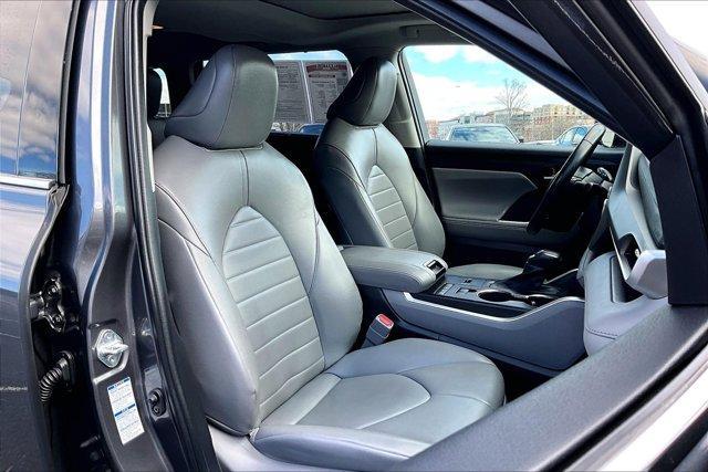 used 2022 Toyota Highlander Hybrid car, priced at $34,995