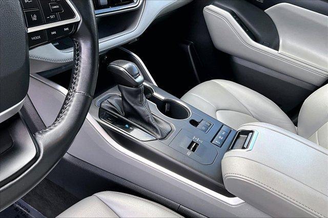 used 2022 Toyota Highlander Hybrid car, priced at $34,995