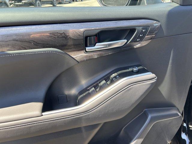 new 2026 Toyota Highlander car, priced at $52,758