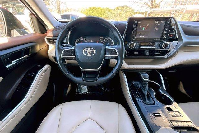 used 2022 Toyota Highlander Hybrid car, priced at $34,450