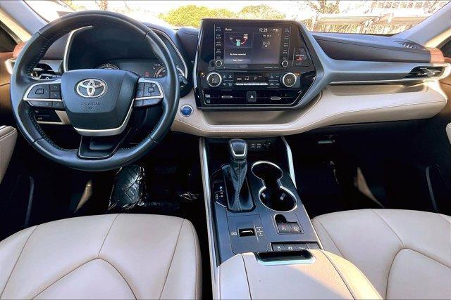 used 2022 Toyota Highlander Hybrid car, priced at $34,450